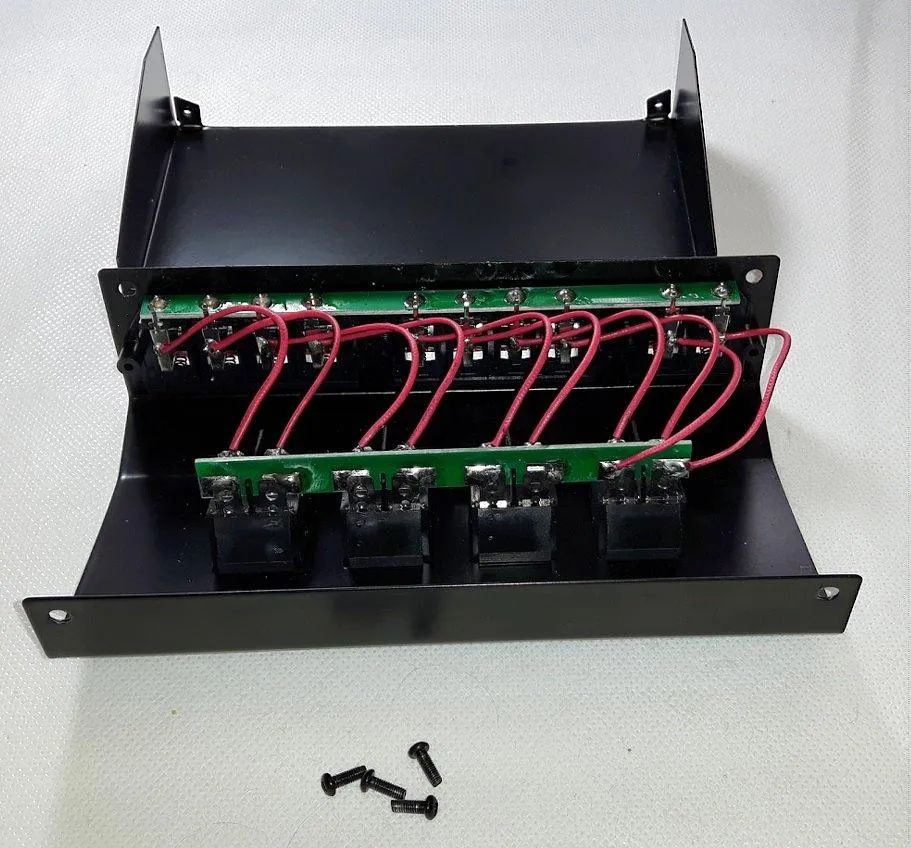 Good Connections Lautsprecher Umschaltbox 2 Paare