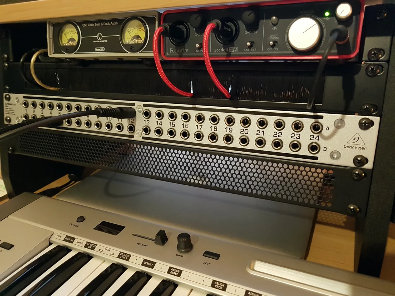 Kenable Bürstenpanel 1U 19 Zoll Kabelmanagement schwarz