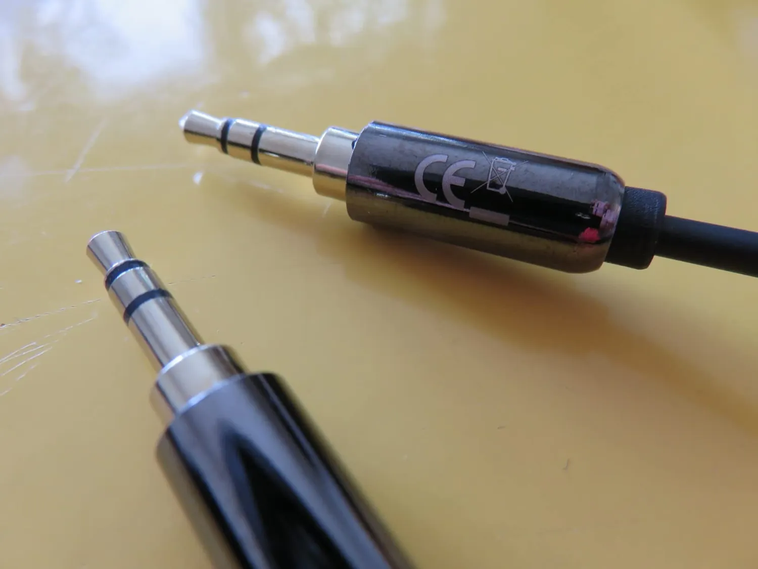 JAMEGA Aux Spiralkabel 3,5 mm 1 m Stereo Metall