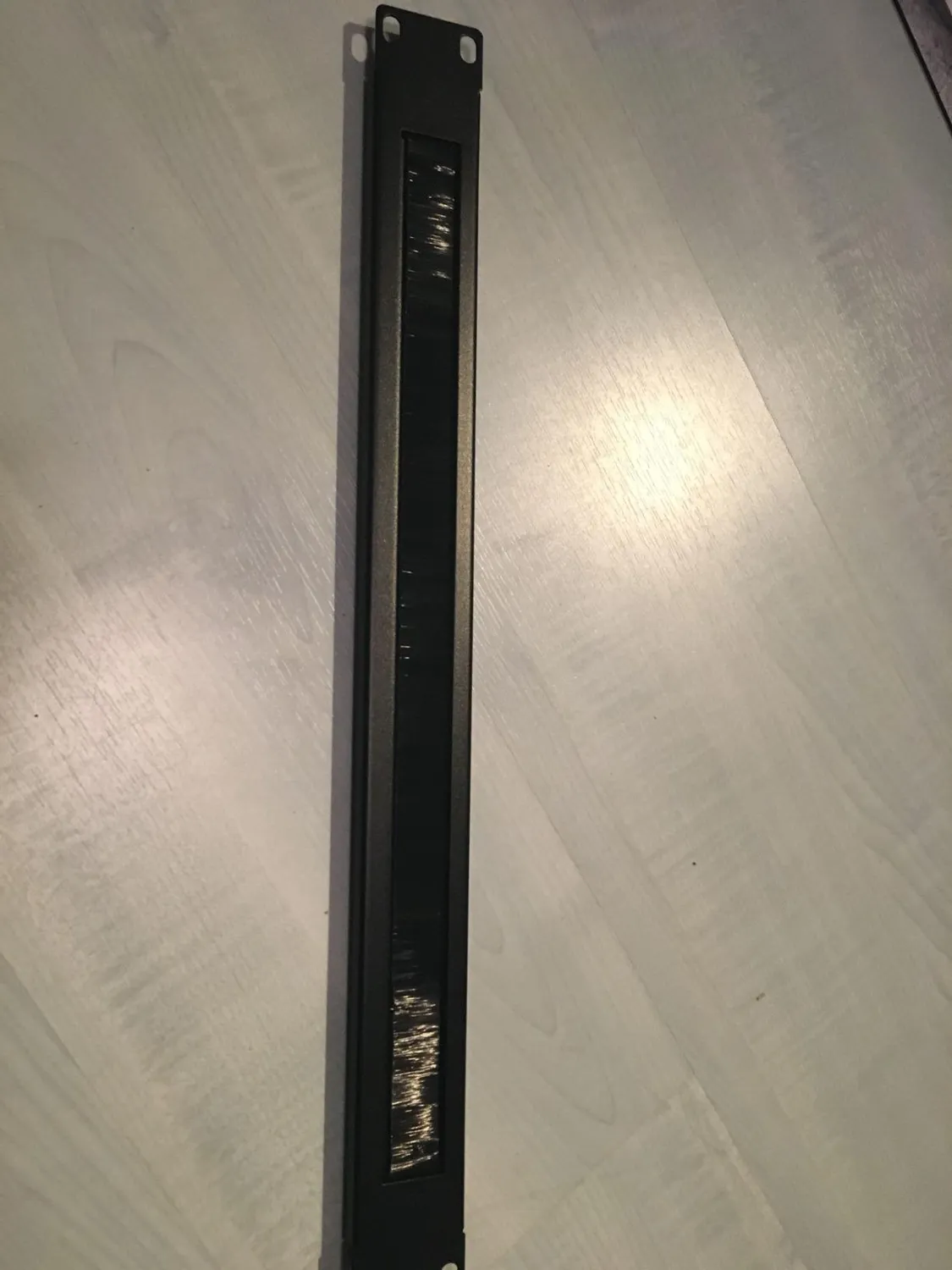 Kenable Bürstenpanel 1U 19 Zoll Kabelmanagement schwarz
