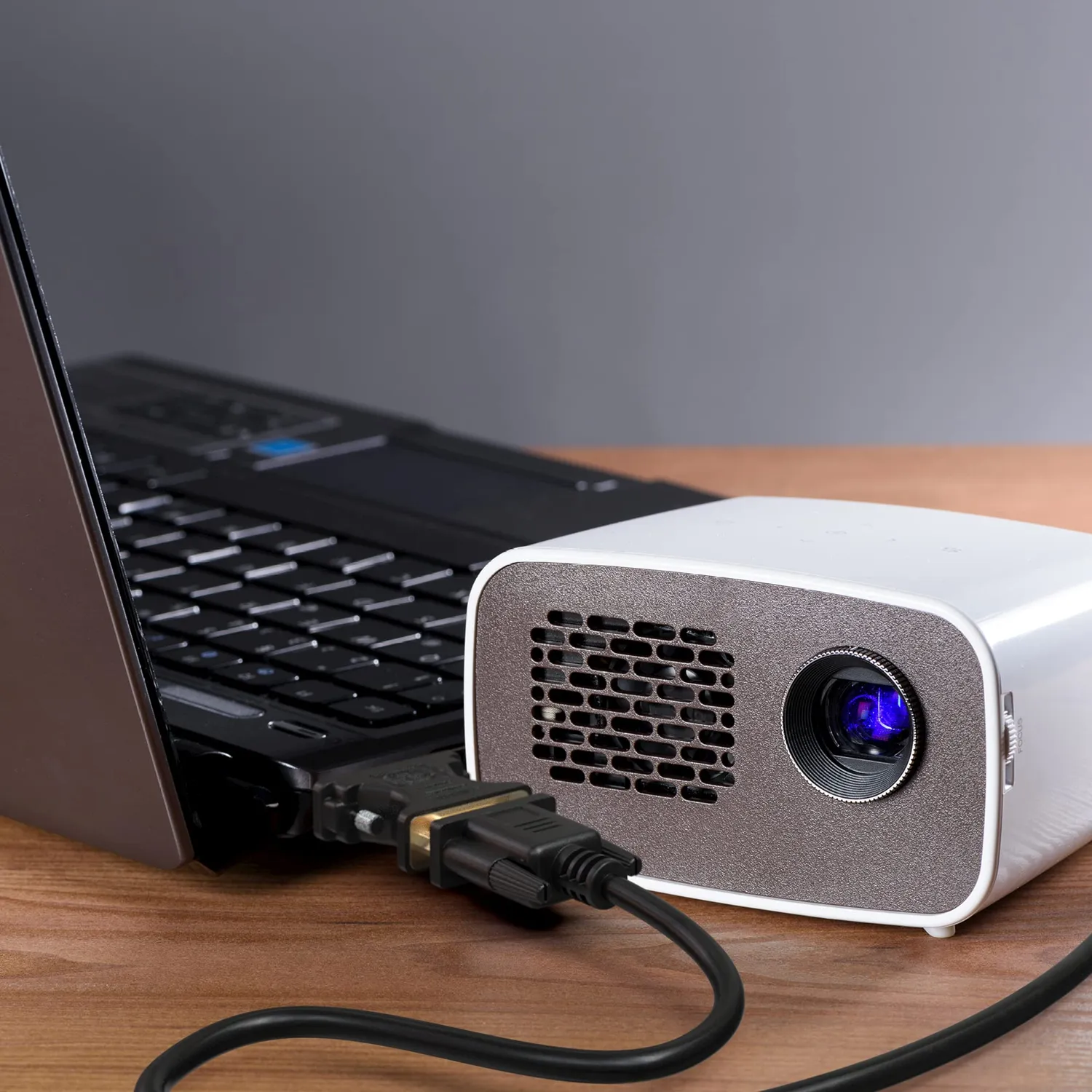 Jamega DVI-I 24+5 auf VGA Adapter Full HD 1080p
