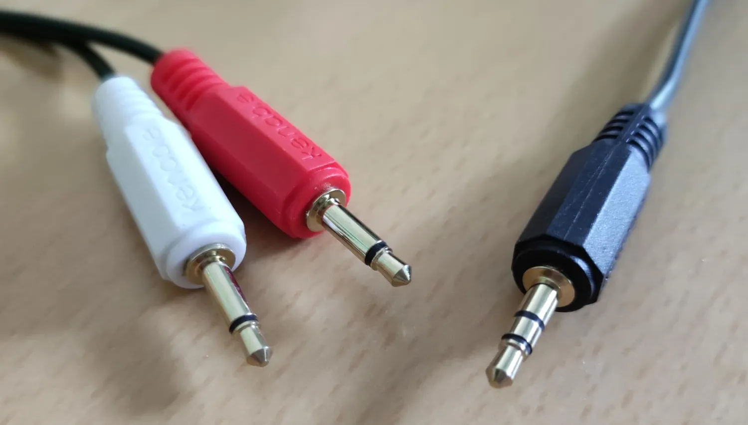 Kenable 3,5mm Stereo Y-Audiokabel 2m schwarz vergoldet